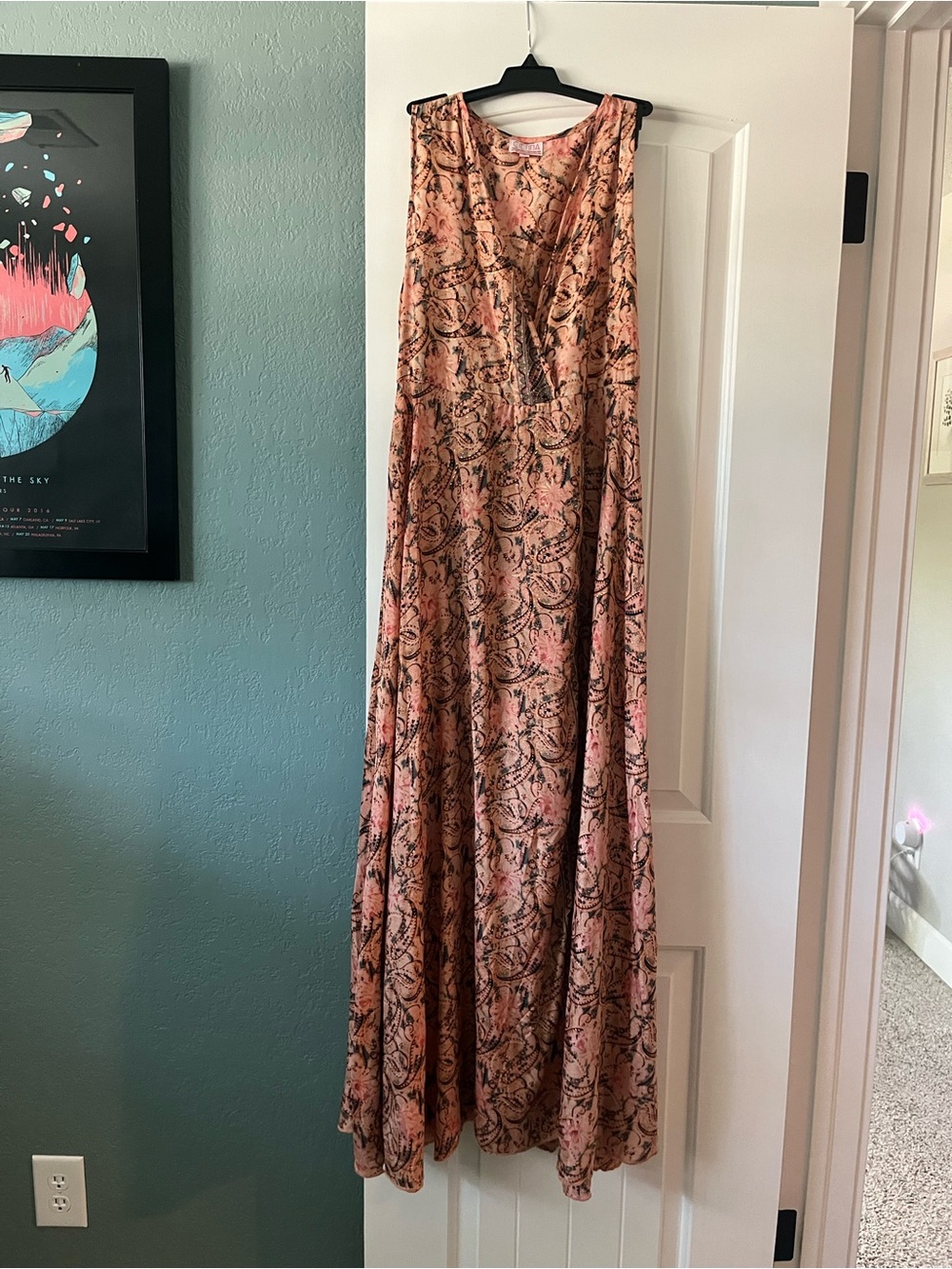 Cienna Flowy Coral peach dress size Medium